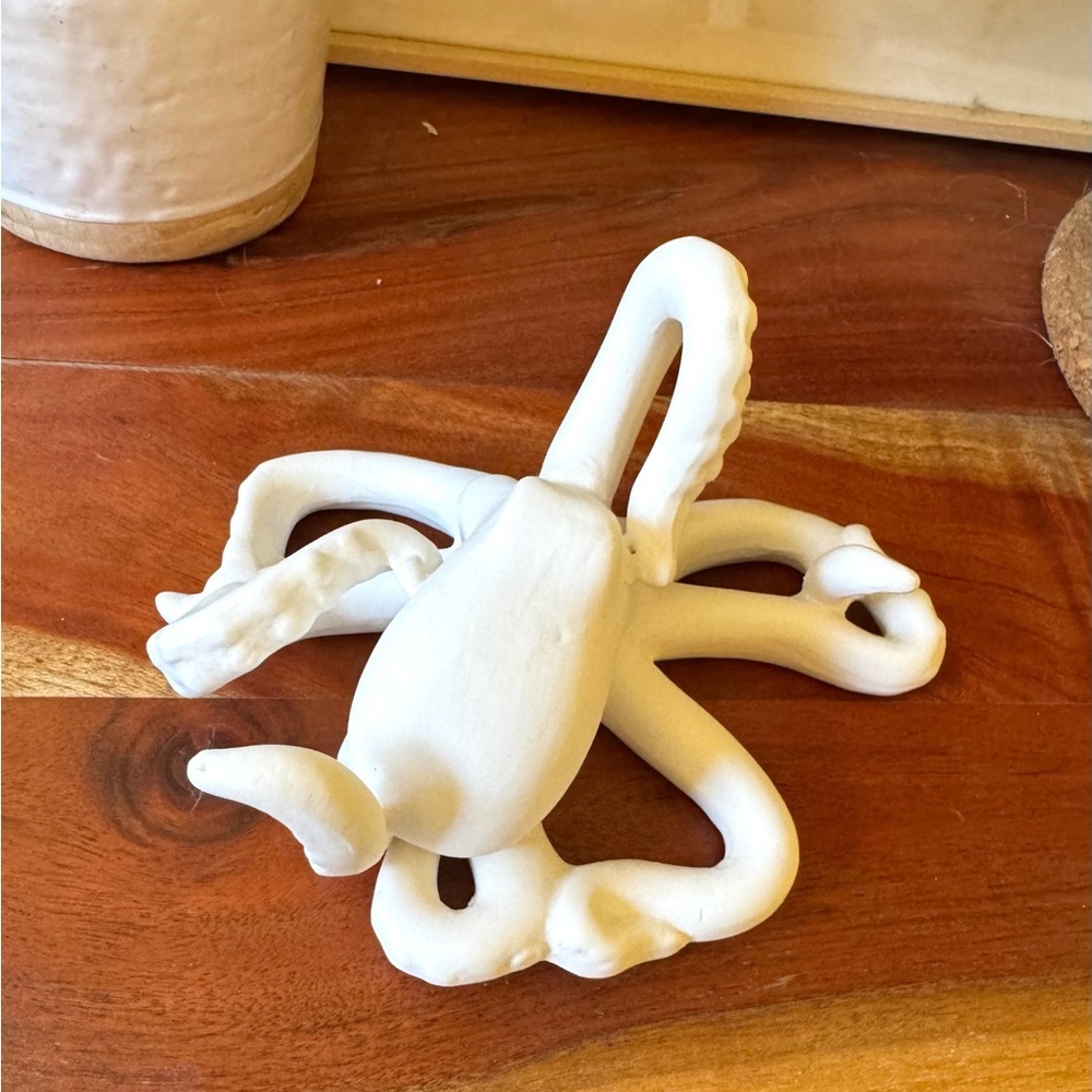 Creative Co-Op Decorative Bisque Stoneware Octopus Table Topper White - Picture 3 of 8